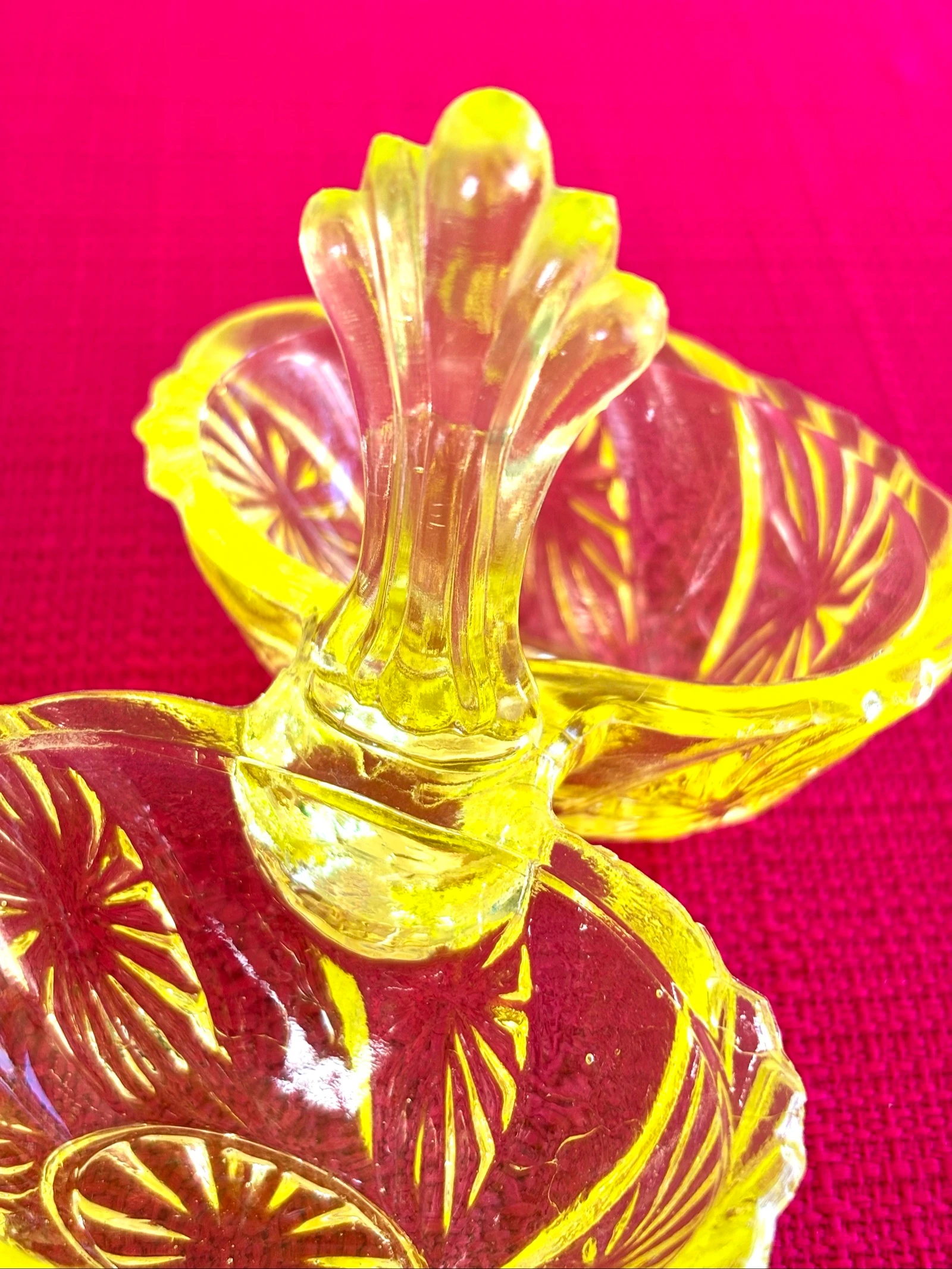 Antique yellow fluted glass salt shaker, vintage fluorescent – photo 4